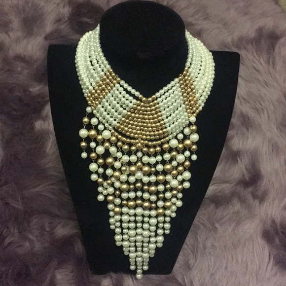 Pearl Choker Necklace with gold accent - Picture 1 of 1